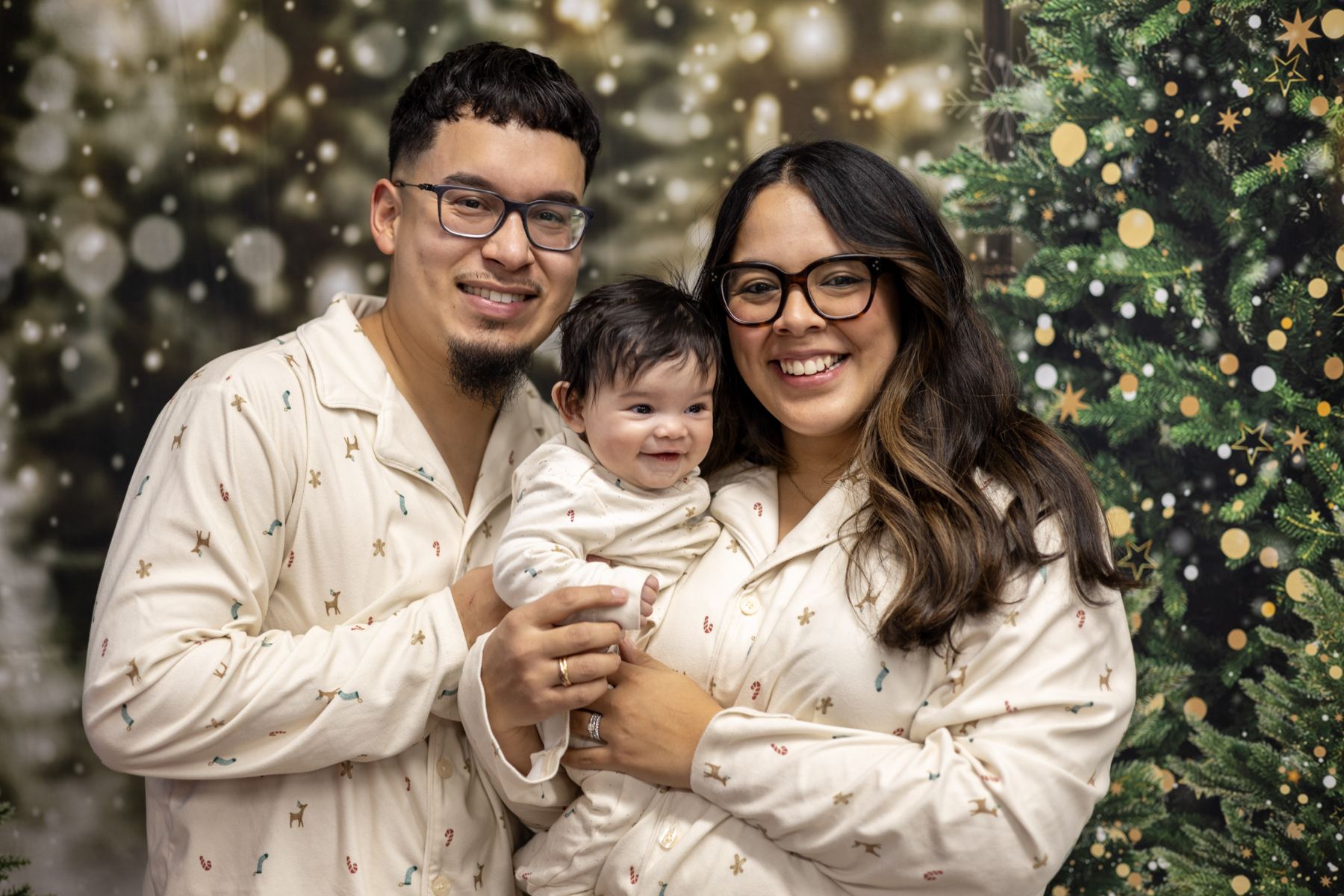 A family at the Living Waters Christmas portraits